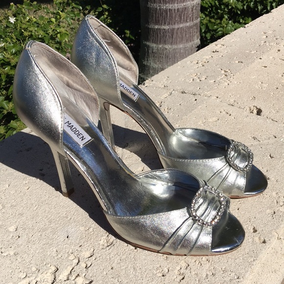 steve madden silver pumps